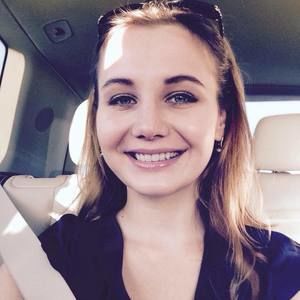 Meet your Posher, Julia